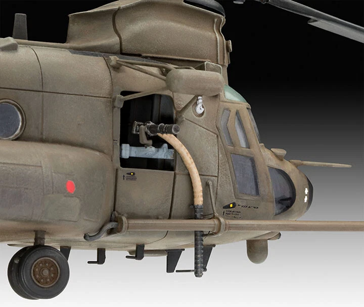 Revell #03876 1/72 MH-47E Chinook - Image 3 of 4