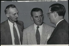 1952 Press Photo Mayors E. R. Stiewert, D. Olejniczak and Frank Zeidler meet