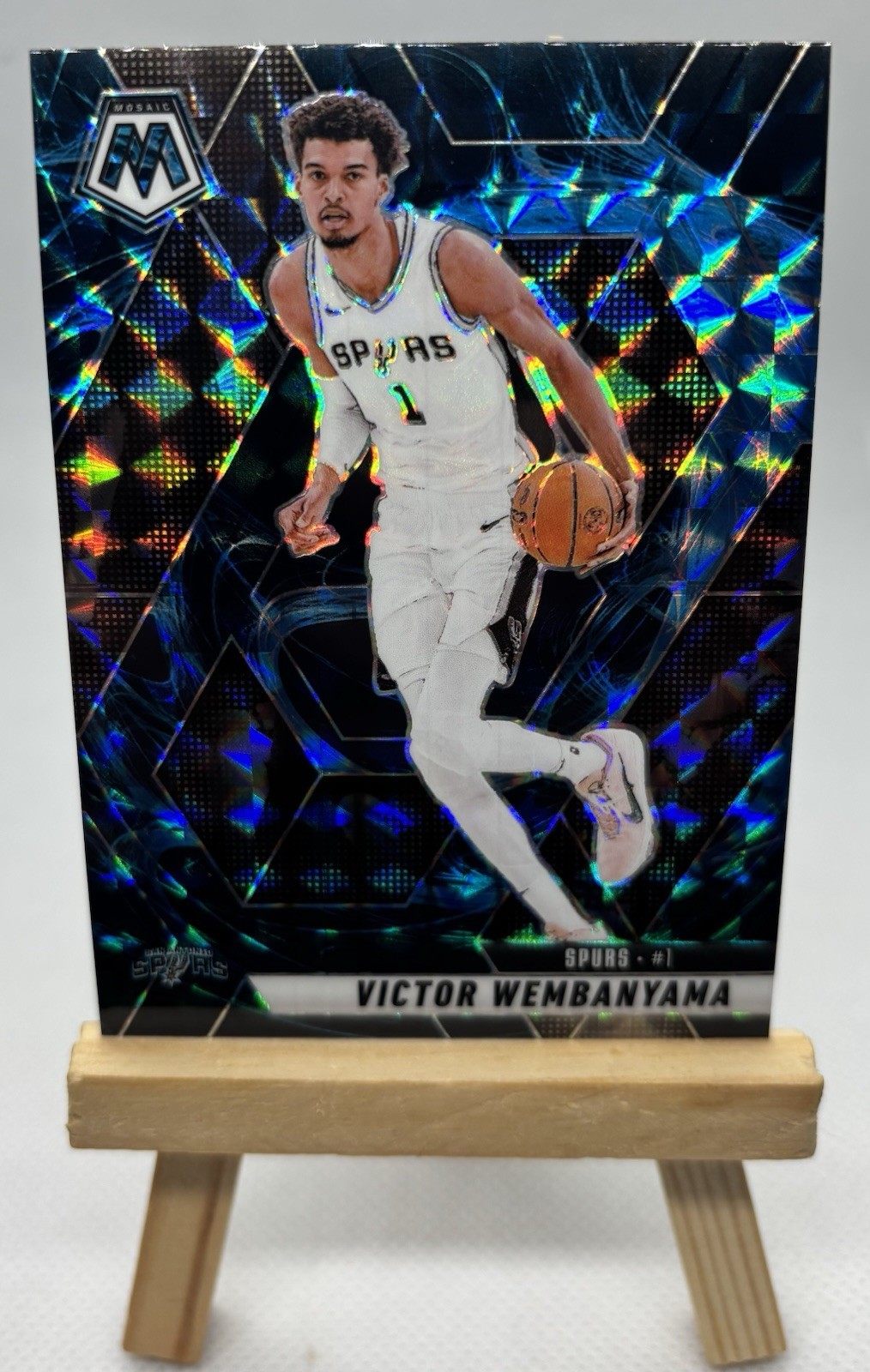 2024-25 Panini Mosaic - Victor Wembanyama #31 Genesis Mosaic Prizm