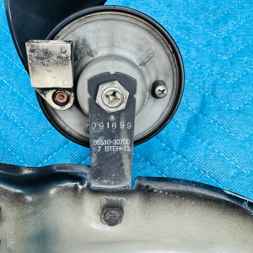 Panel de soporte del radiador superior delantero Lexus LS460 2007-2012 con bocinas OEM Foto 2 de 4