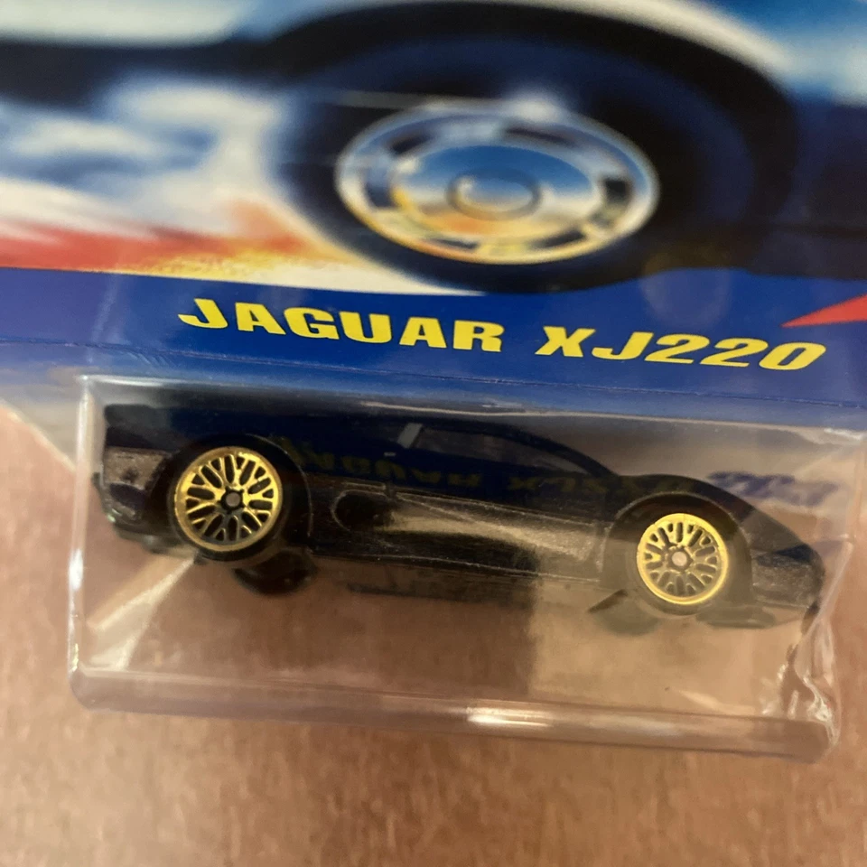 Hot Wheels: Jaguar XJ220 1991 - Ruedas de encaje en escamas de metal azul oscuro - Tarjeta de error Foto 2 de 4
