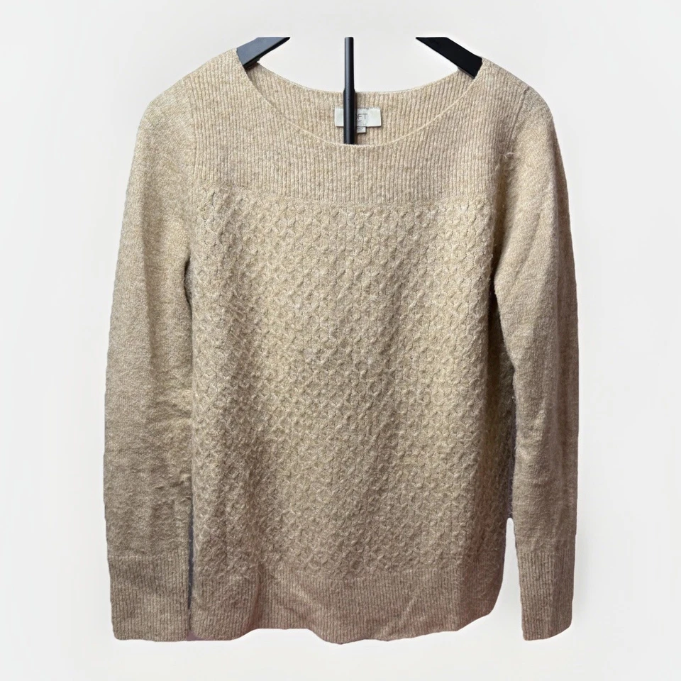Suéter feminino LOFT malha texturizada creme médio manga longa clássico neutro - Imagem 2 de 4