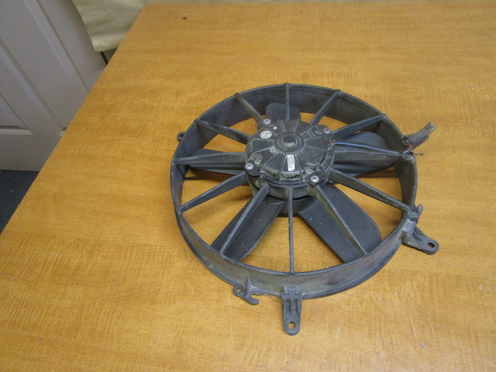Ferrari 348 - LH Radiator Fan Assy Broken Plug- P/N 140404