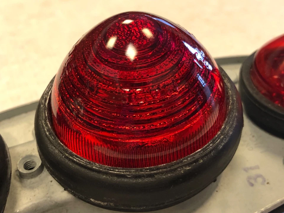 STANDARD VANGUARD PHASE 2 1953-55 — LUCAS L531 REAR LAMP — STOP-TAIL+REV.+REFLEX — 第 4/4 张图片