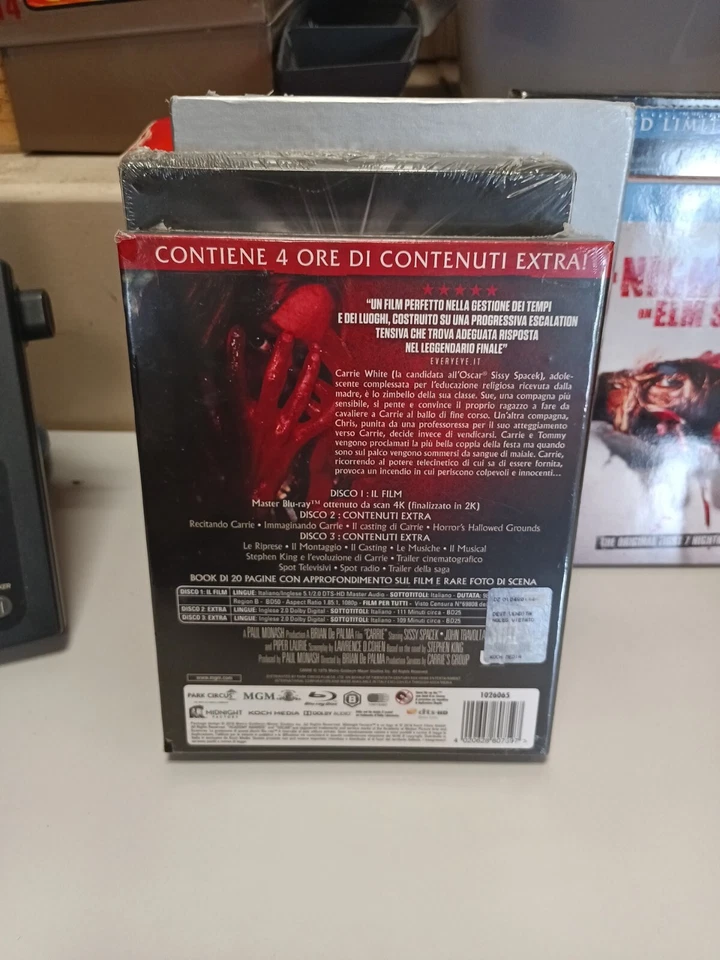 Carrie Midnight Classics Limited Edition Blu-ray region B import BOOKLET NEW OOP - Image 2 of 3