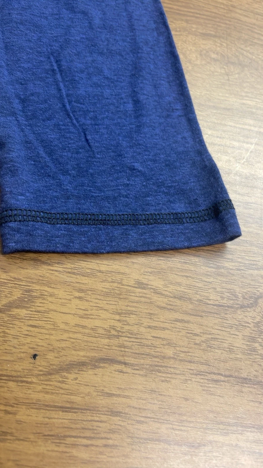alo-yoga black heathered long sleeve shirt
