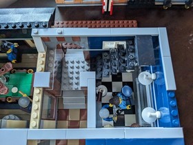 LEGO Creator Detective's Office 10246 - 100% Complete - 6 Minifigures and Manual