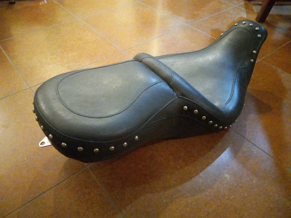 Mustang 75455 1 pieza asiento de turismo liso para Harley 1997-2007 Road King Foto 3 de 4