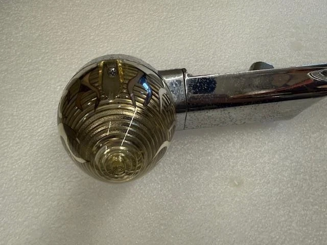 Barra de luz de riel de maletero Harley-Davidson 68510-74B King Tour-Pak con lentes de llama Foto 2 de 4