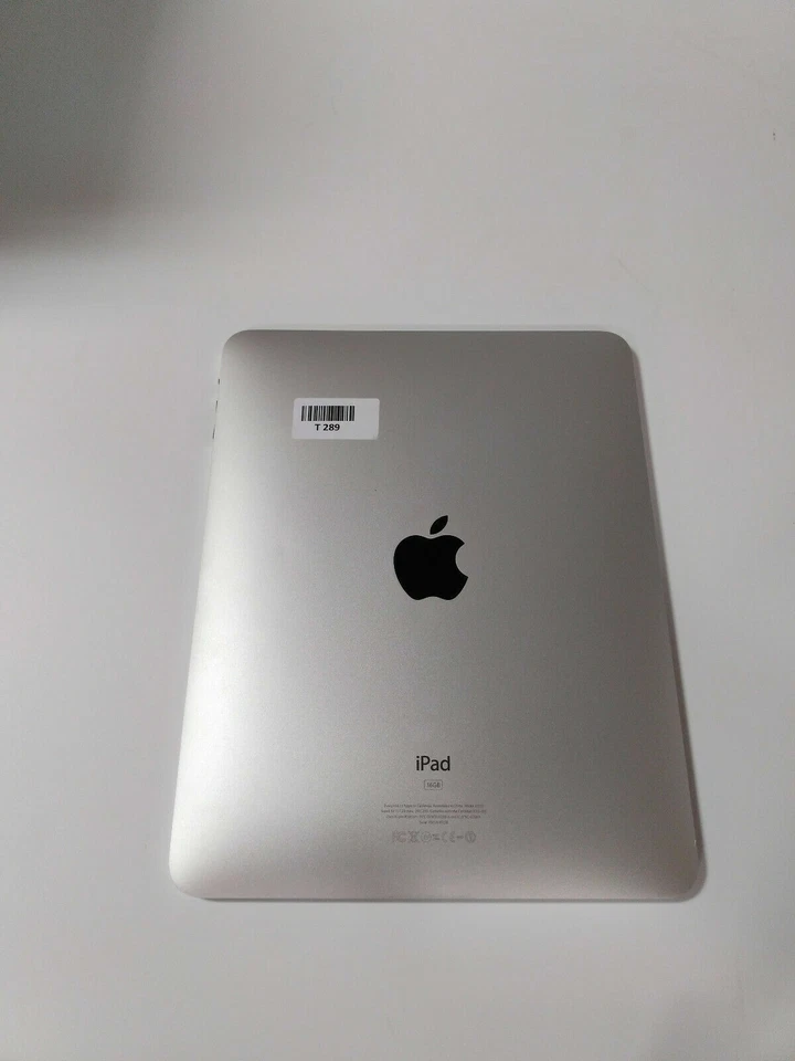 Apple iPad 3 16GB Wi-Fi 9.7in Black Bezel Space Grey A1416 MC705 Non-Cellular - Image 3 of 3