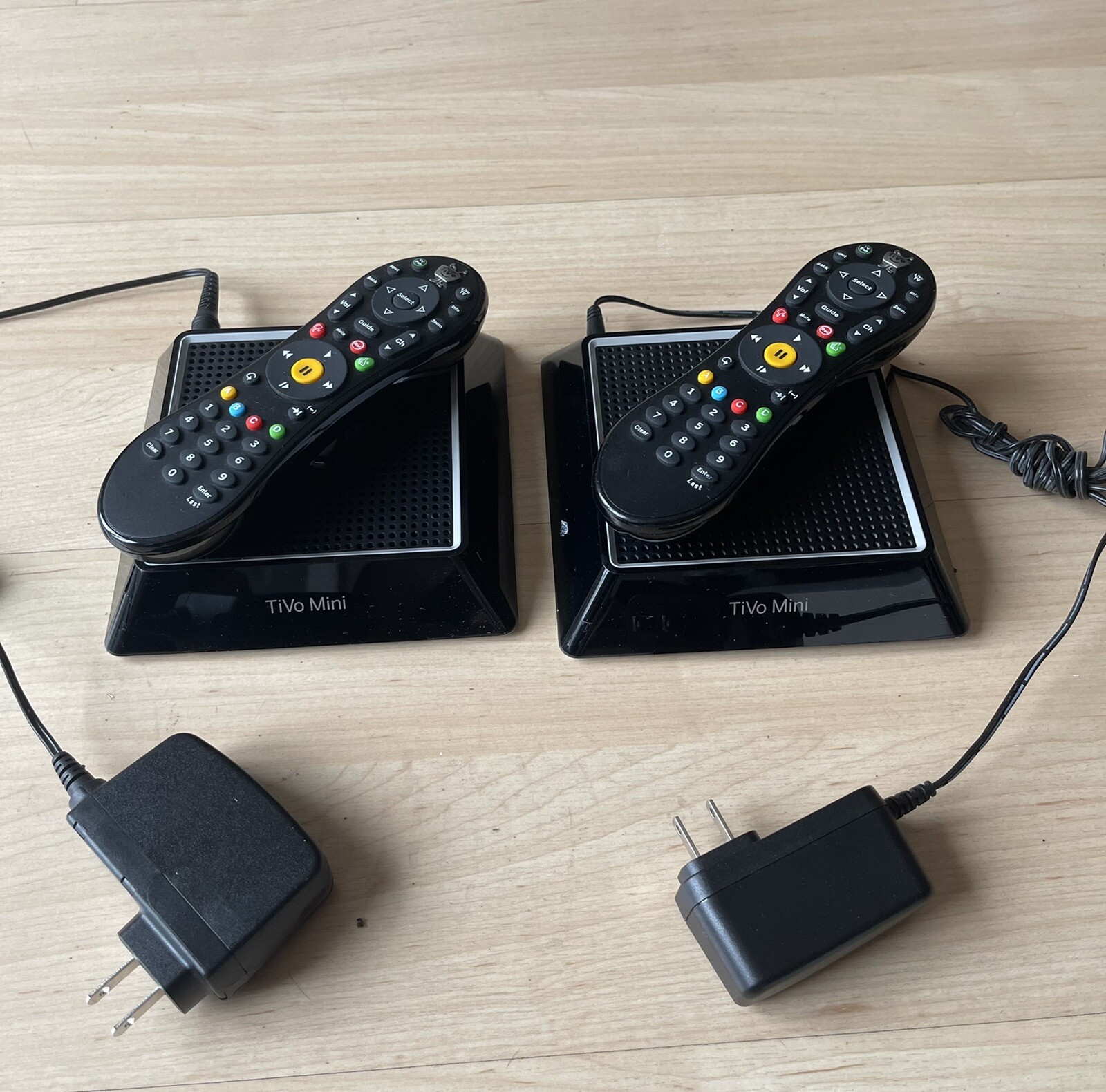 TiVo Roamio Plus 6T W. Lifetime Allin Service Plus Two Minis + T.Bolt