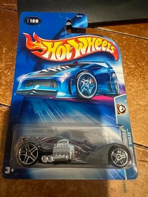 2004 Hot Wheels Wastelanders Screamin' Hauler #180