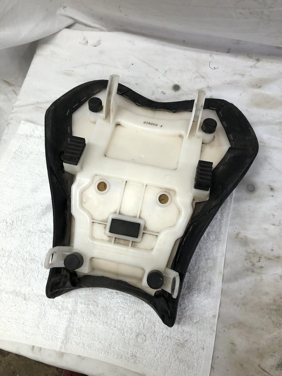 09-16 Suzuki GSXR 1000 GSXR1000 Front Seat Pad Driver Saddle 10 11