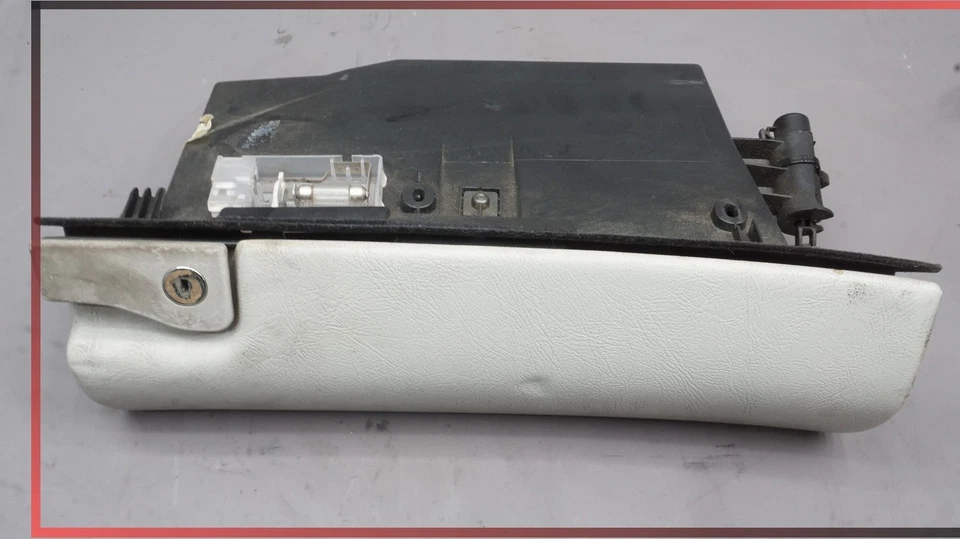 Mercedes W208 1998-03 CLK430 CLK55 AMG tablero guantera compartimento gris OEM Foto 2 de 4