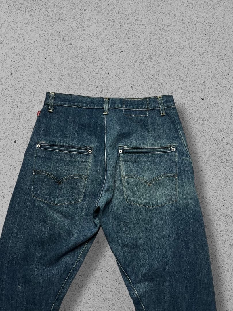 00S Levi'S Engineered Jeans Early Chino Model View 5