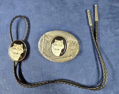 Western Wolf Bolo Tie Belt Buckle Set Signed Julie Zsupnik Porcelain USA