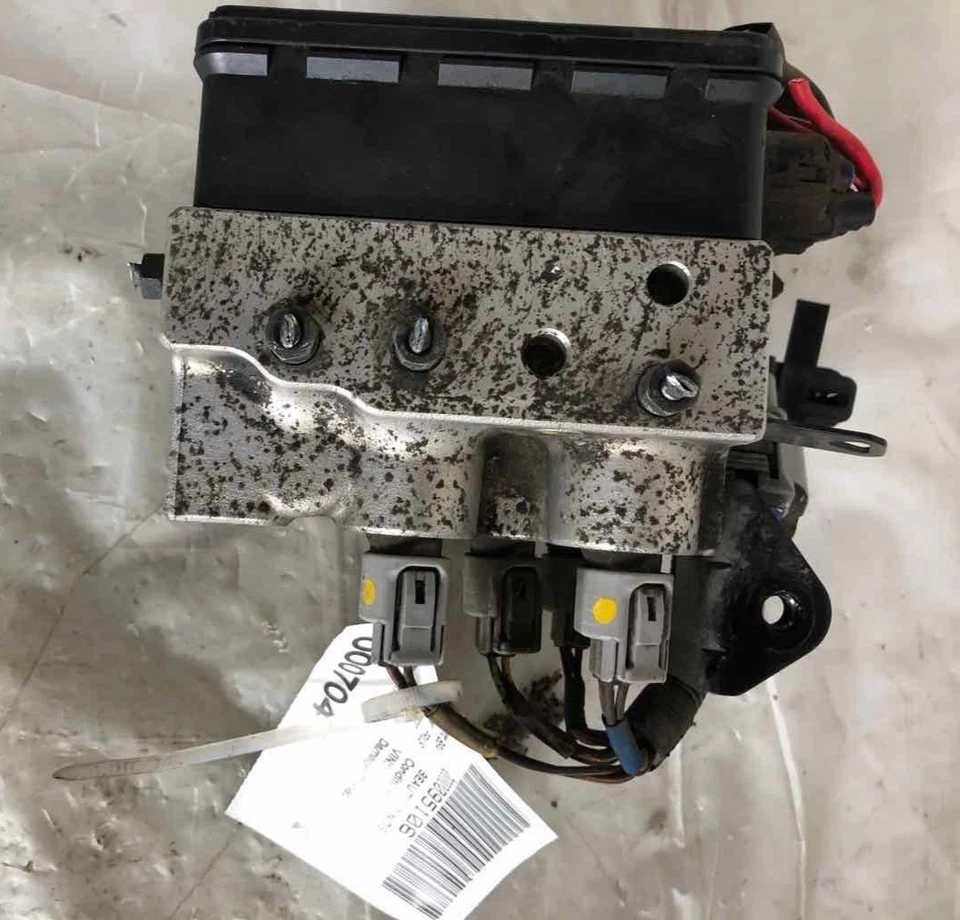 2002 TOYOTA PRIUS ABS Anti-lock Brake Pump Control Module Assembly OEM - Image 2 of 4