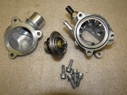 BMW S1000R K47 14-18 THERMOSTAT GEHÄUSE ZYLINDERKOPF TEMPERATURSENSOR WASSER