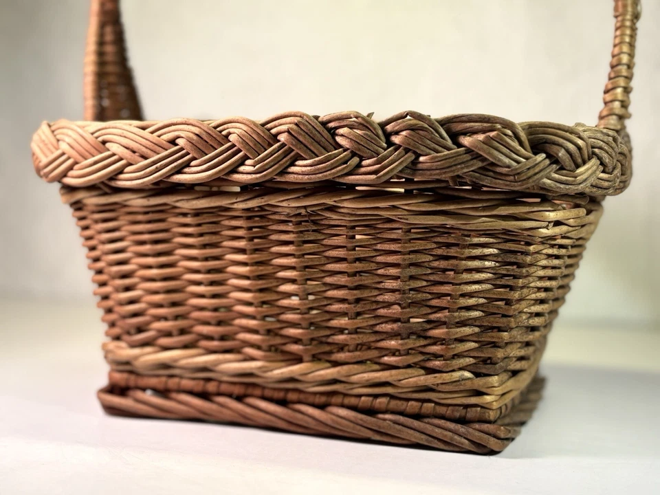 Vintage Rectangular Wicker Weaved Bread Basket w/ Hande 1970s MCM 10.5"x7.75" - Image 4 of 4