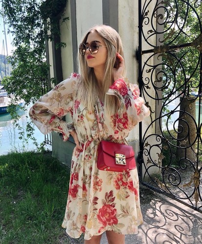 H\u0026M SS2019 TRENDY FLORAL V NECK CHIFFON 