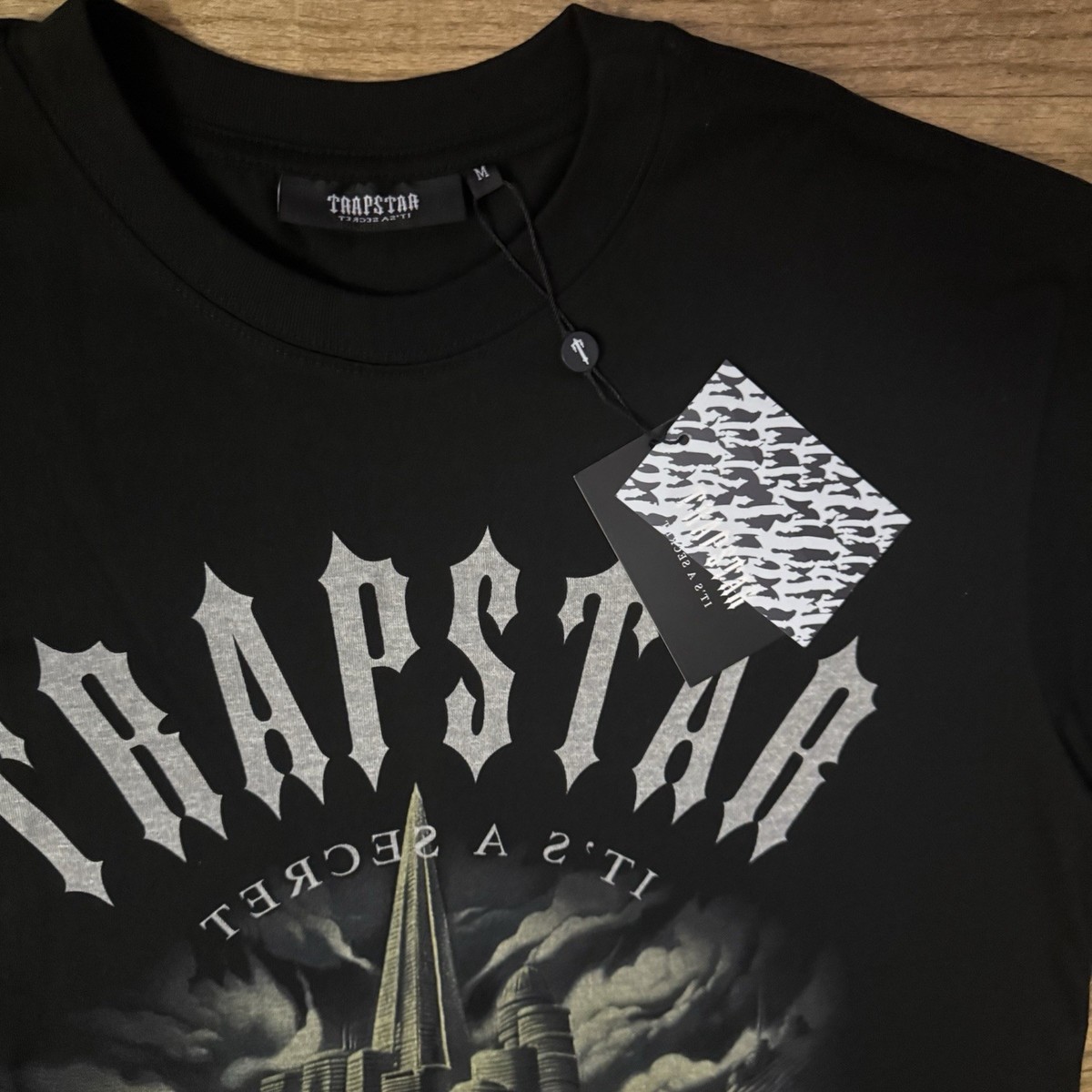 TRAPSTAR ブラック S【月末セール中‼️】 Trapstar Black Graphic T Shirt for men's. Size M New With Tags