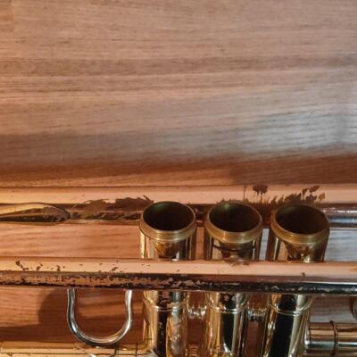 YAMAHA YTR-3320 Trumpet Silver Plated with Hard Case Good