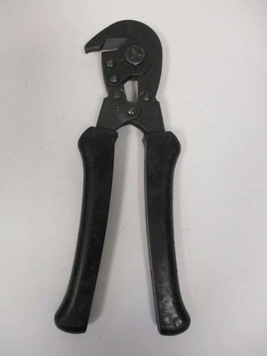 WIRE CUTTERS, US-5000 VOLTS MAX. CABLE CUTTERS, USED