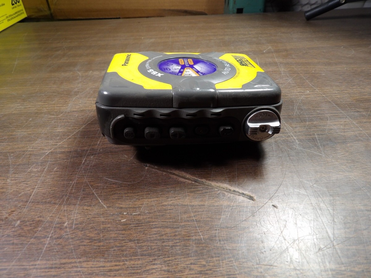 ポータブルプレーヤー Panasonic XBS EXTRA BASS SYSTEM RQ-SW5Z Panasonic Shock Wave XBS AM FM Radio Cassette Player Yellow