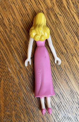 Disney Princess Gowns & Crowns Game Replacement Piece Rapunzel Princess Only - Picture 2 of 2