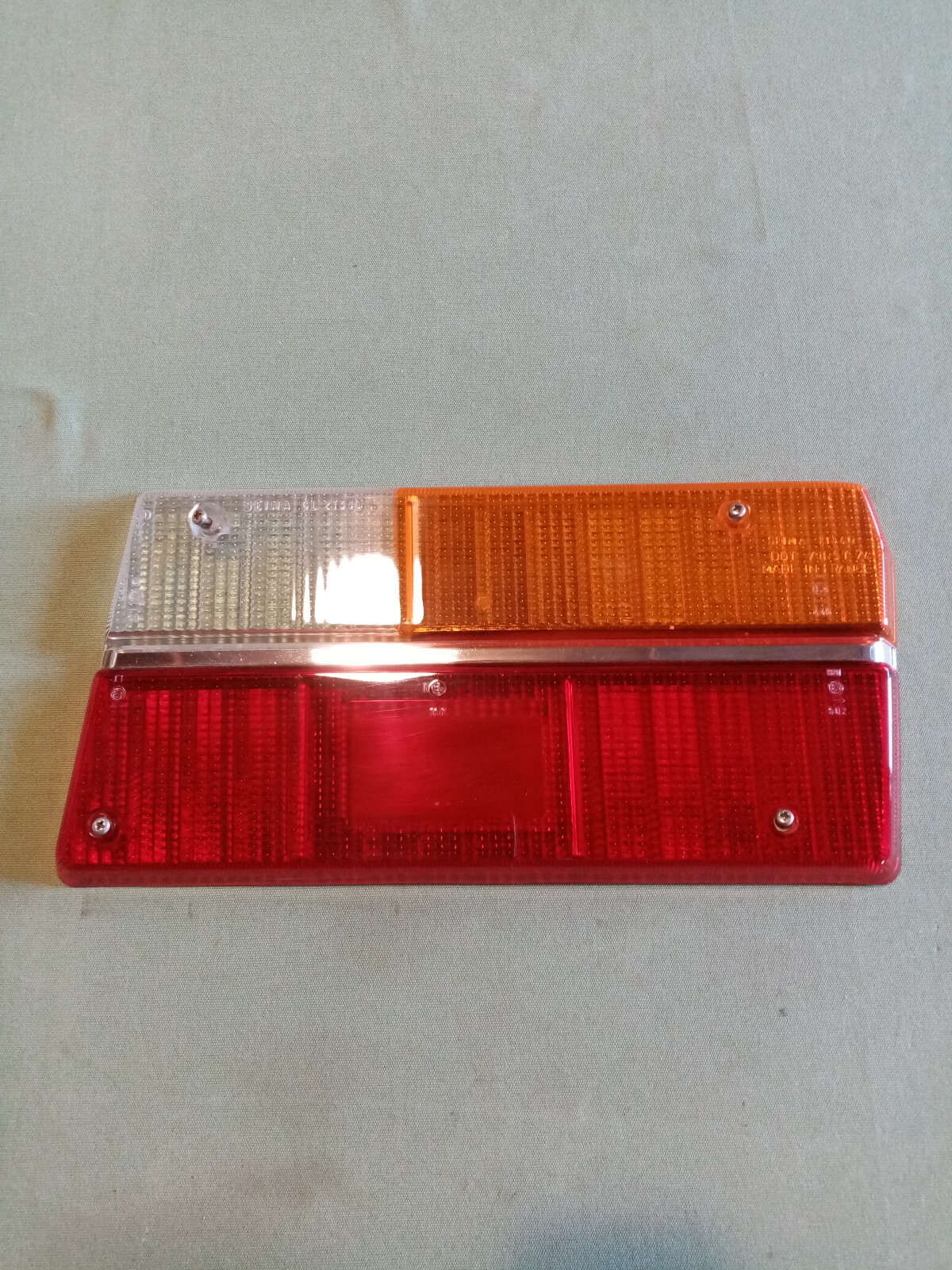 Cabochon feu arrière droit SEÏMA 21340 pour Renault 12 Berline Série 2 d'origine