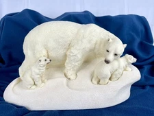 United Design Animal Classics Polar Bear Trio #CC-357 Hydrostone Figurine 15 x 8
