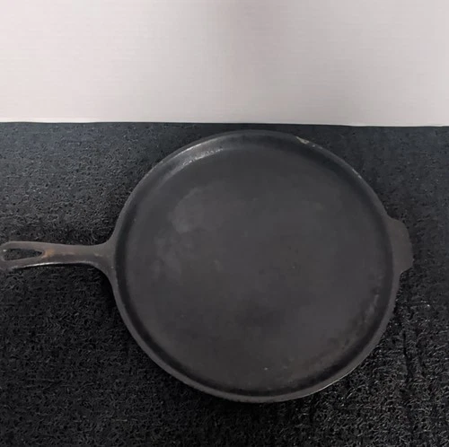 WAGNER WARE Cast Iron Vintage Round Flat-Bottomed Frying Pan Skillet