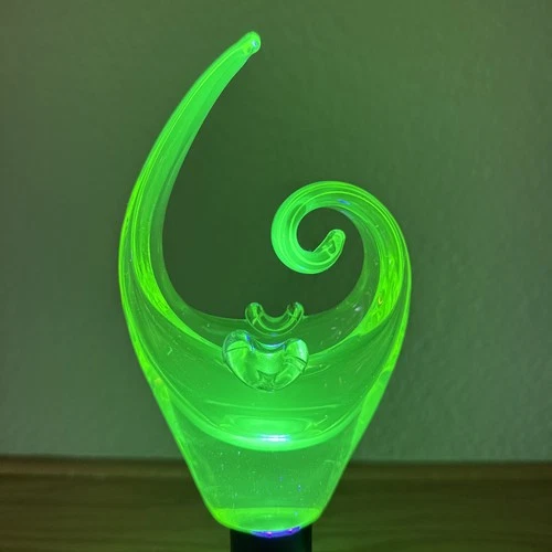 A Uranium Glass Sculpture In the Style of Arte Nuova Murano 1950s/60s Cigar Tray