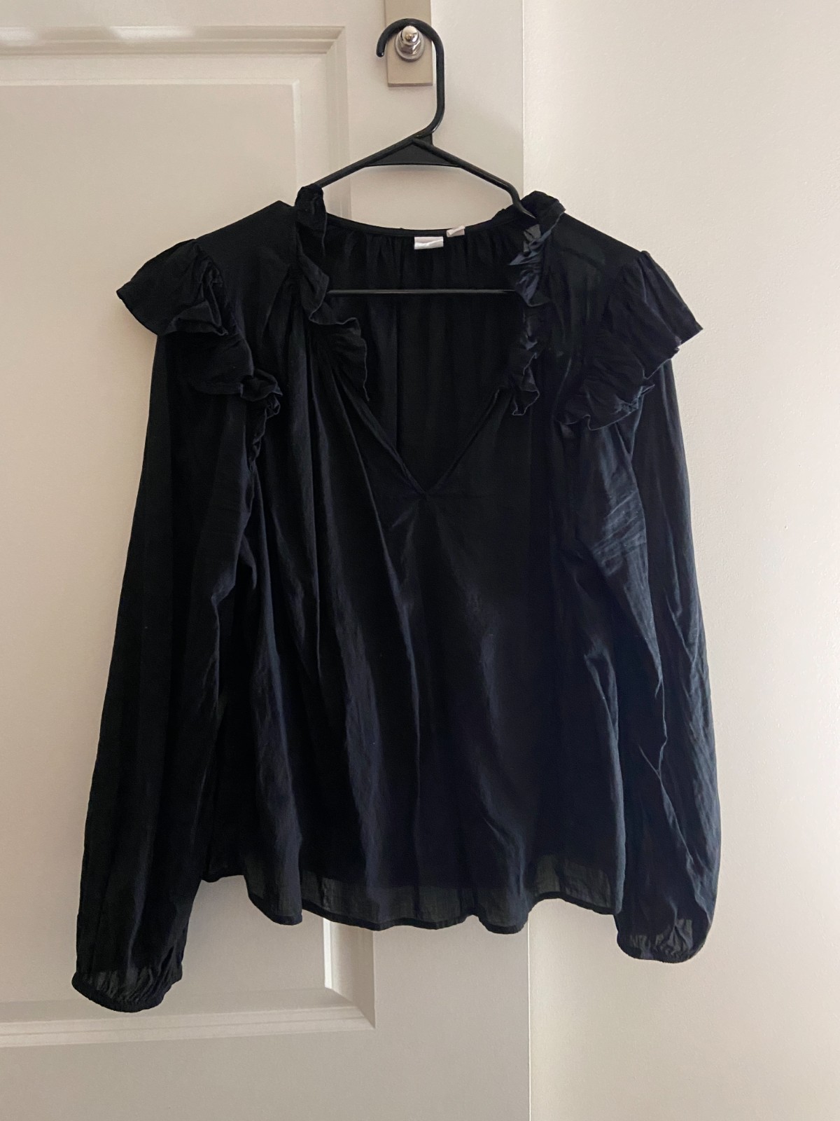 GAP BLACK LIGHTWEIGHT WITCH GOTH BLOUSE TUNIC TOP WITCHY RUFFLE V NECK L LARGE