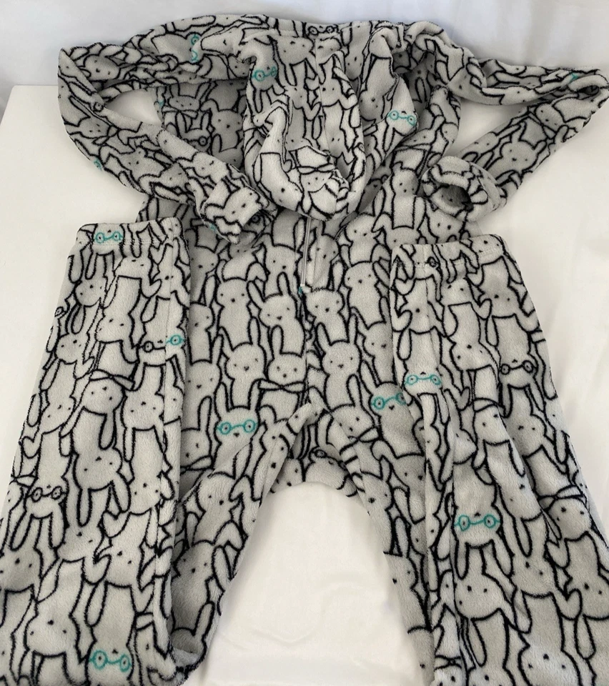 Traje de pijama de una pieza con capucha Flirtitude Bunny Stack, gris, para mujer talla M Foto 4 de 4