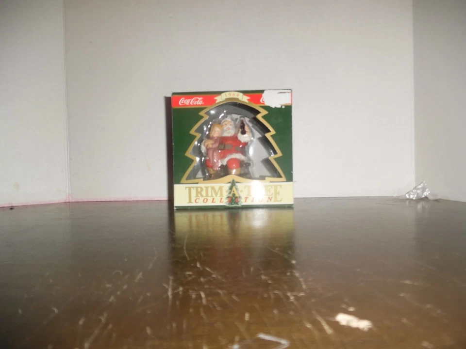 Mixed Lot of 4 VINTAGE  COCA-COLA Ornaments  - Image 3 of 4