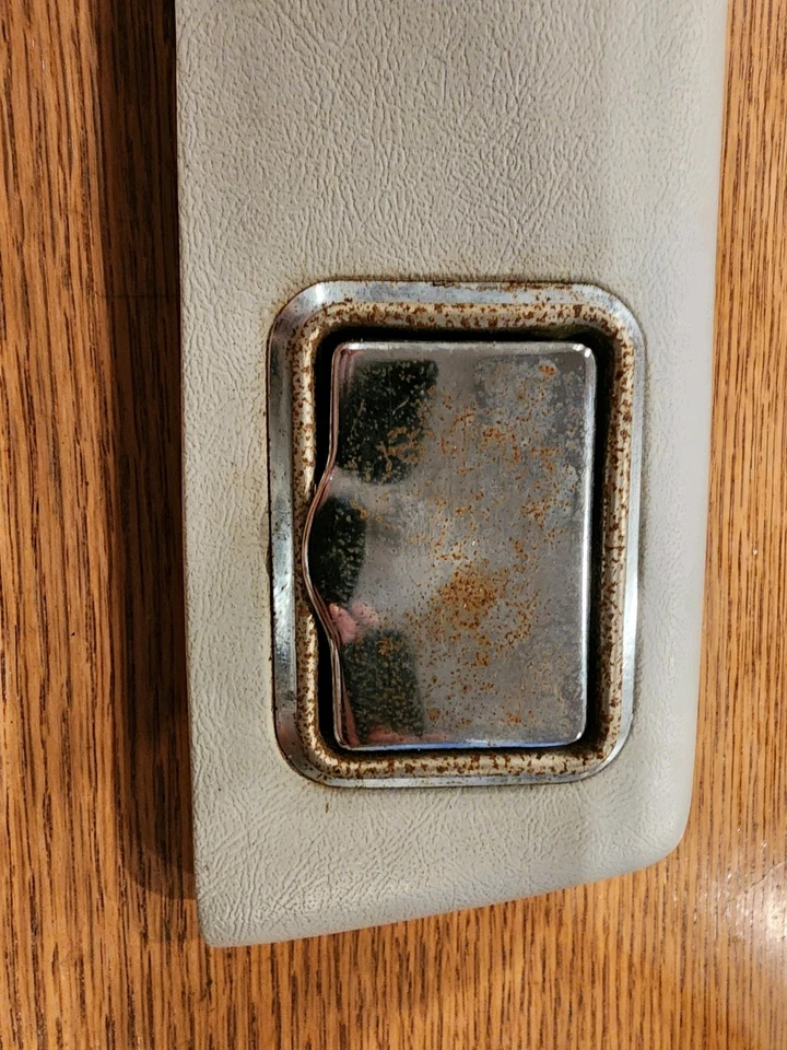 Chevrolet Caprice Delta 1977-1985 88 pasajeros reposabrazos trasero derecho almohadilla solo 2 puertas Foto 2 de 4