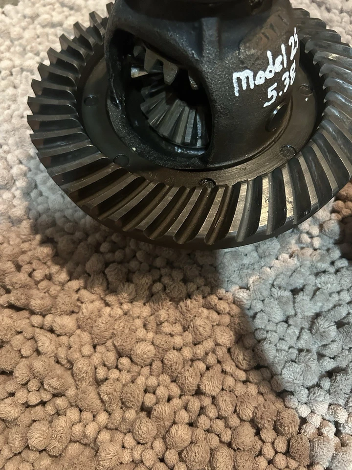 Caja diferencial Jeep Axel modelo 25 con anillo 5,38 y piñón CJ Wagon 45-66 Foto 2 de 4