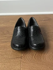 Dansko Women’s Size 36 Winona Black Embossed Leather Slip Resistant Comfy Clogs