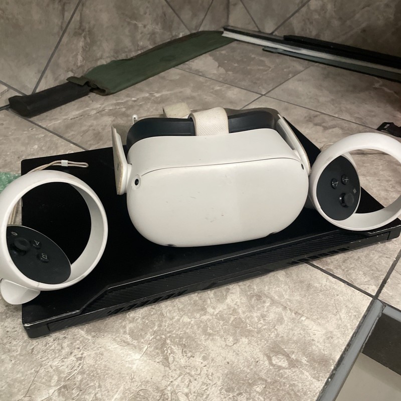 Meta Quest 2 64GB Standalone All-in-One VR Headset KW49CM