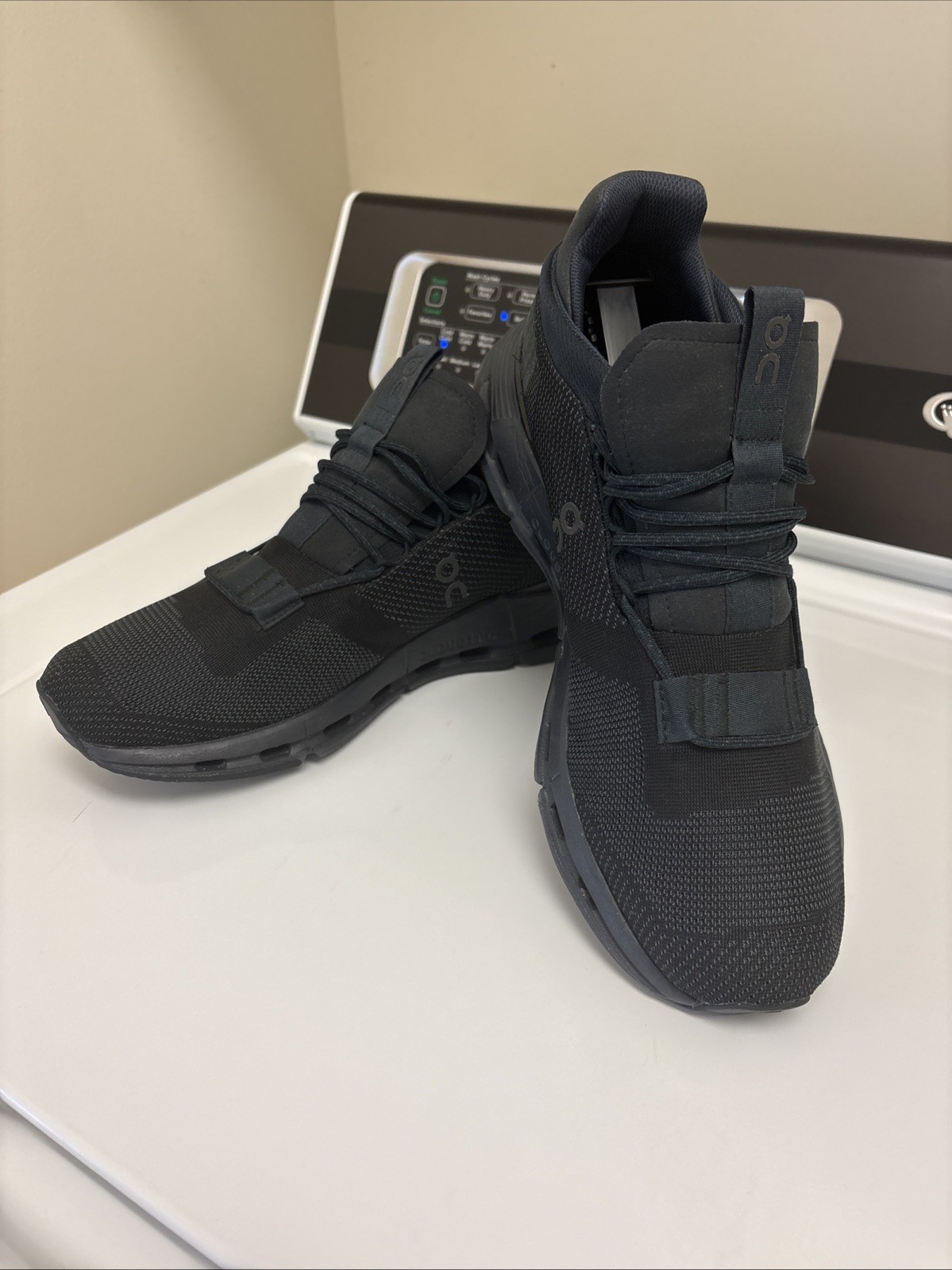 Size 10.5 - ON Cloudnova Black Eclipse - image 1