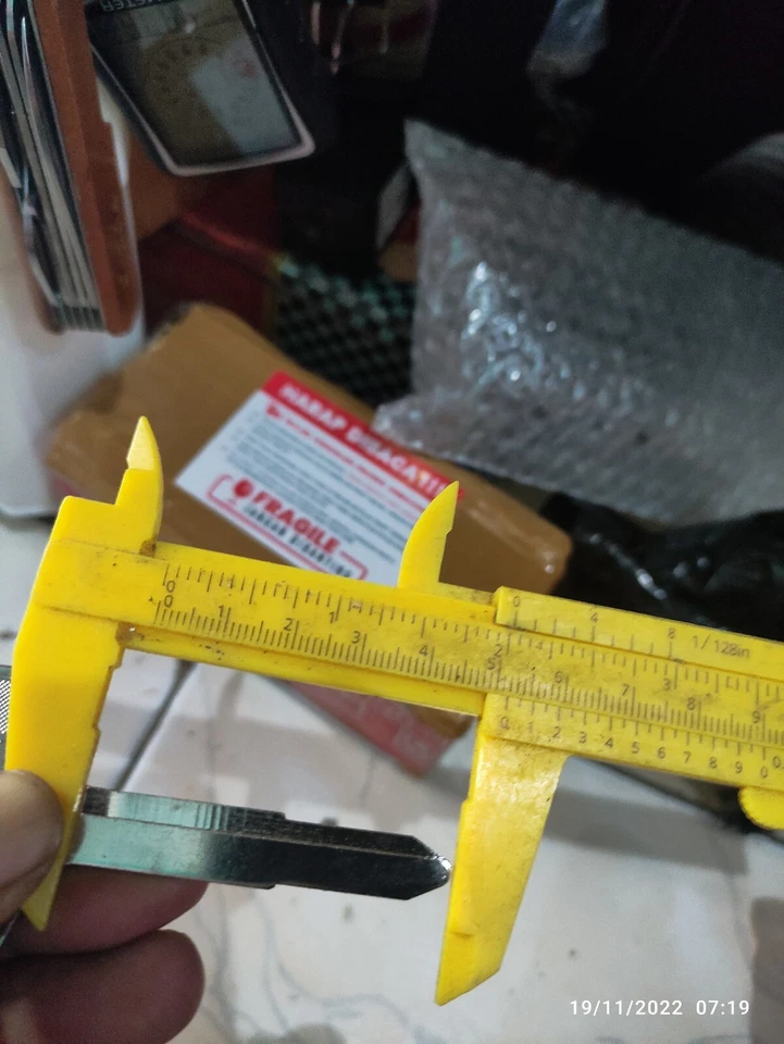 Camión Mitsubishi Fuso, carretilla elevadora Fuso Canter FE FF FB FD FH FG llave en blanco 2x Foto 4 de 4