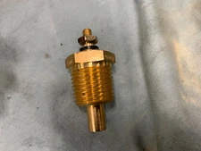 A166057 CNH  temperature sensor NOS OEM  84300765 47048895 fits Case New Holland