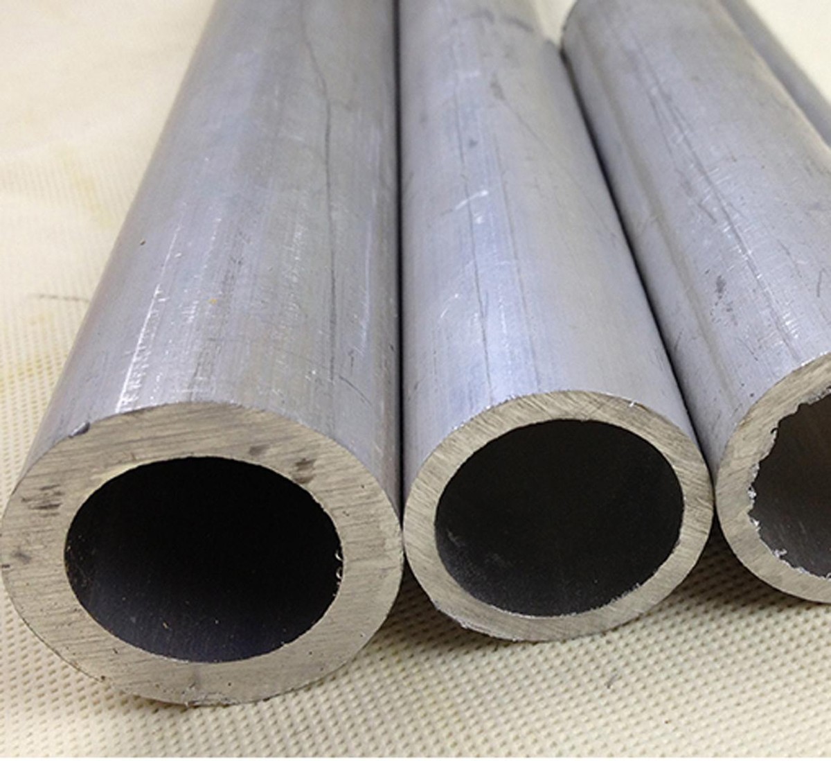 Lot De 4 Tubes Aluminium 6061 T6 - 16mm Extérieur, 11mm Intérieur, Longueur 12"