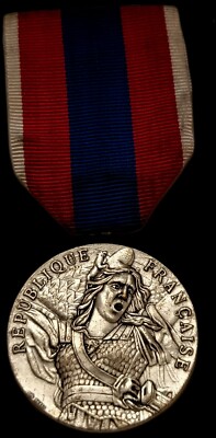 Croce Oro Anzianità Servizio 40 Anni Forze Armate Medaglie Formato 37 mm Croce Oro Anzianità Servizio 40 Anni Forze Armate Medaglie Formato 37 mm