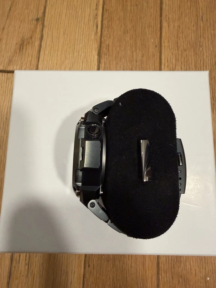 Radio solar Casio G-Shock MRG-B2000BG3A 'Kurogane-Iro' Bluetooth titanio - nueva en caja Foto 4 de 4