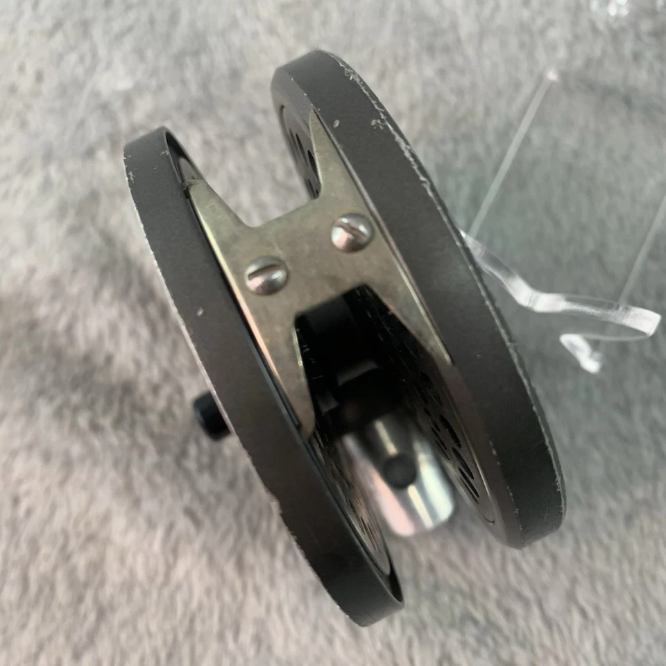 Carrete de pesca con mosca Orvis CFO I con bolsa Orvis hecho en Inglaterra pistola metal gris trucha Foto 4 de 4