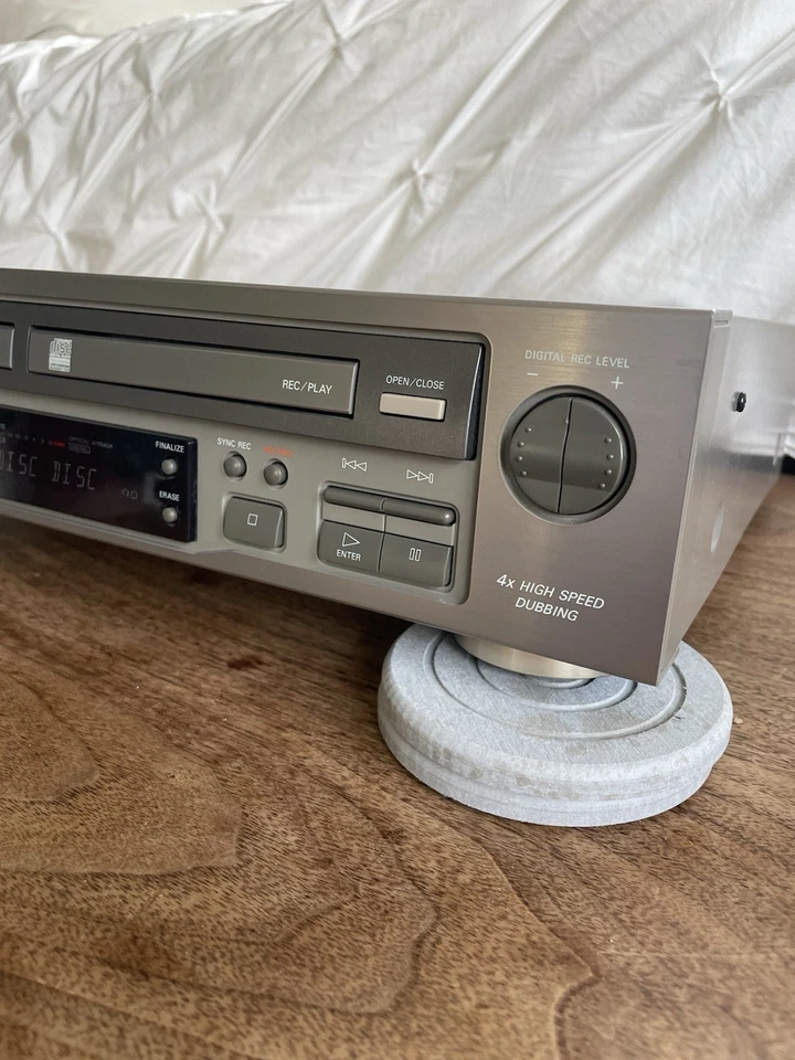 Fisher CD-RW1000 Dual Tray CD Digital Player - Recorder 4X Speed Dubbing TESTED+ - Image 3 of 4
