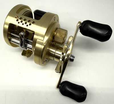 Shimano 00 CALCUTTA CONQUEST 201 Bait Casting Reel with Box JAPAN