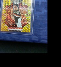 2022-23 Panini Mosaic - Rookies Shaedon Sharpe #213 Reactive Yellow Mosaic Prizm